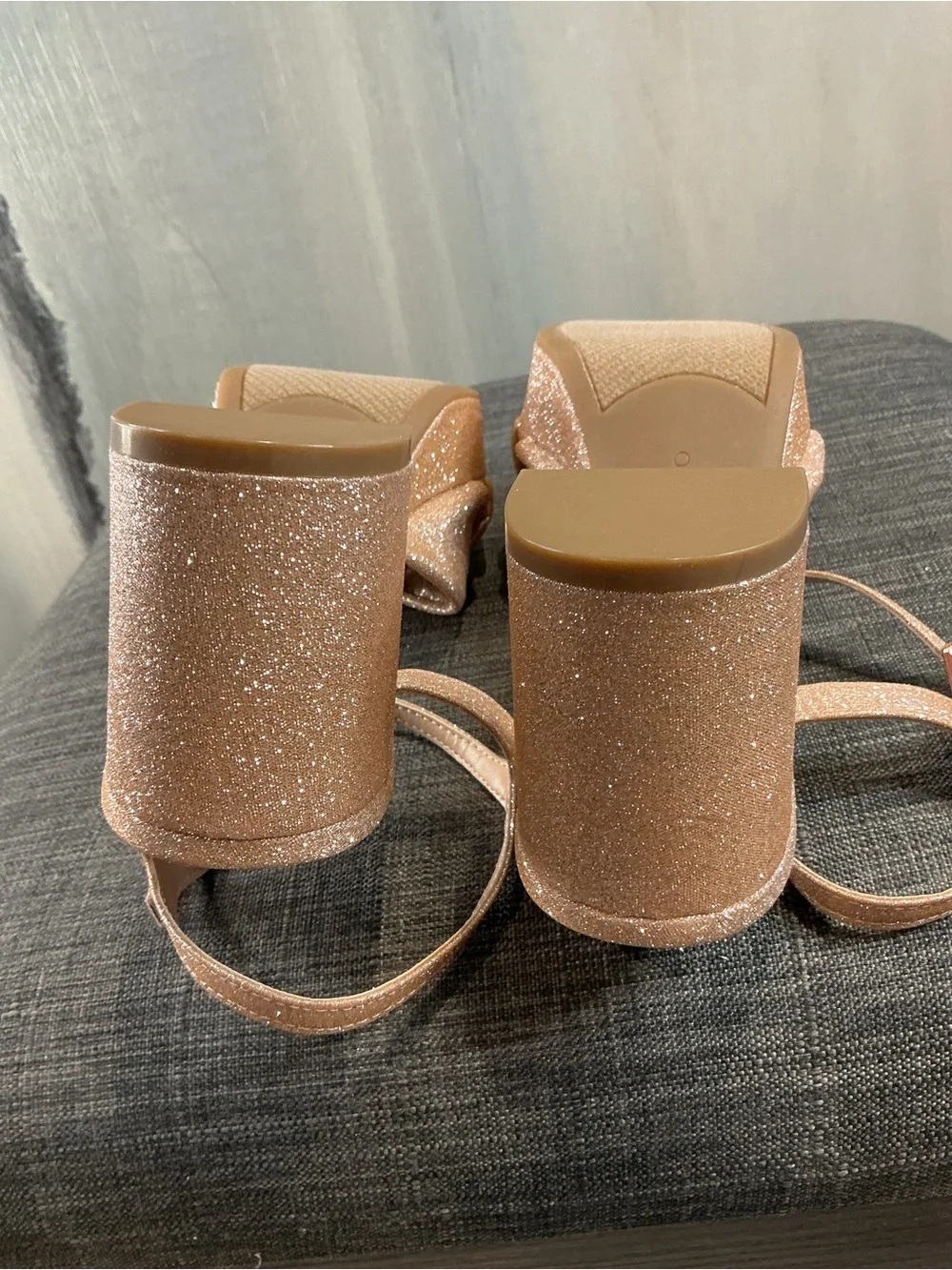 NIB Bandolino Prezley2 Shimmer Knot Sandal Heels Light Natural Size 8M